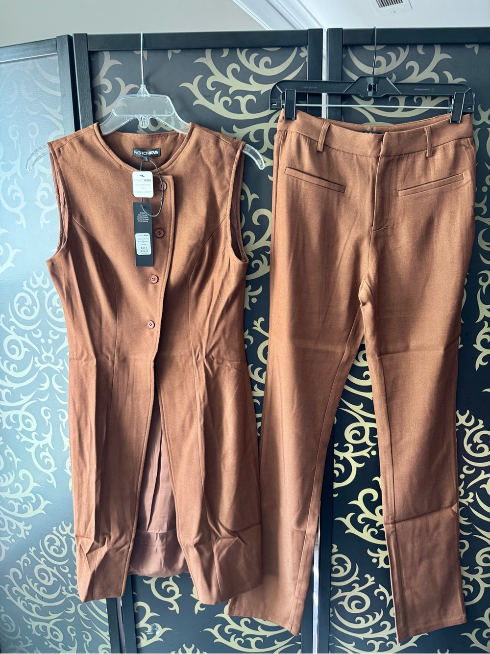 Fashion Nova Rust Brown Sleeveless Tunic & Tailored Pants Set